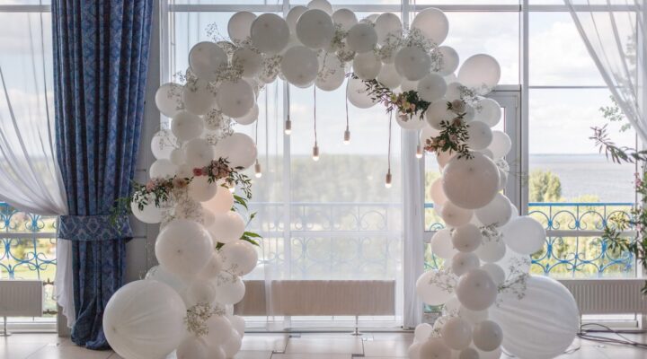 Advanced Balloon Decor Techniques for Event Professionals