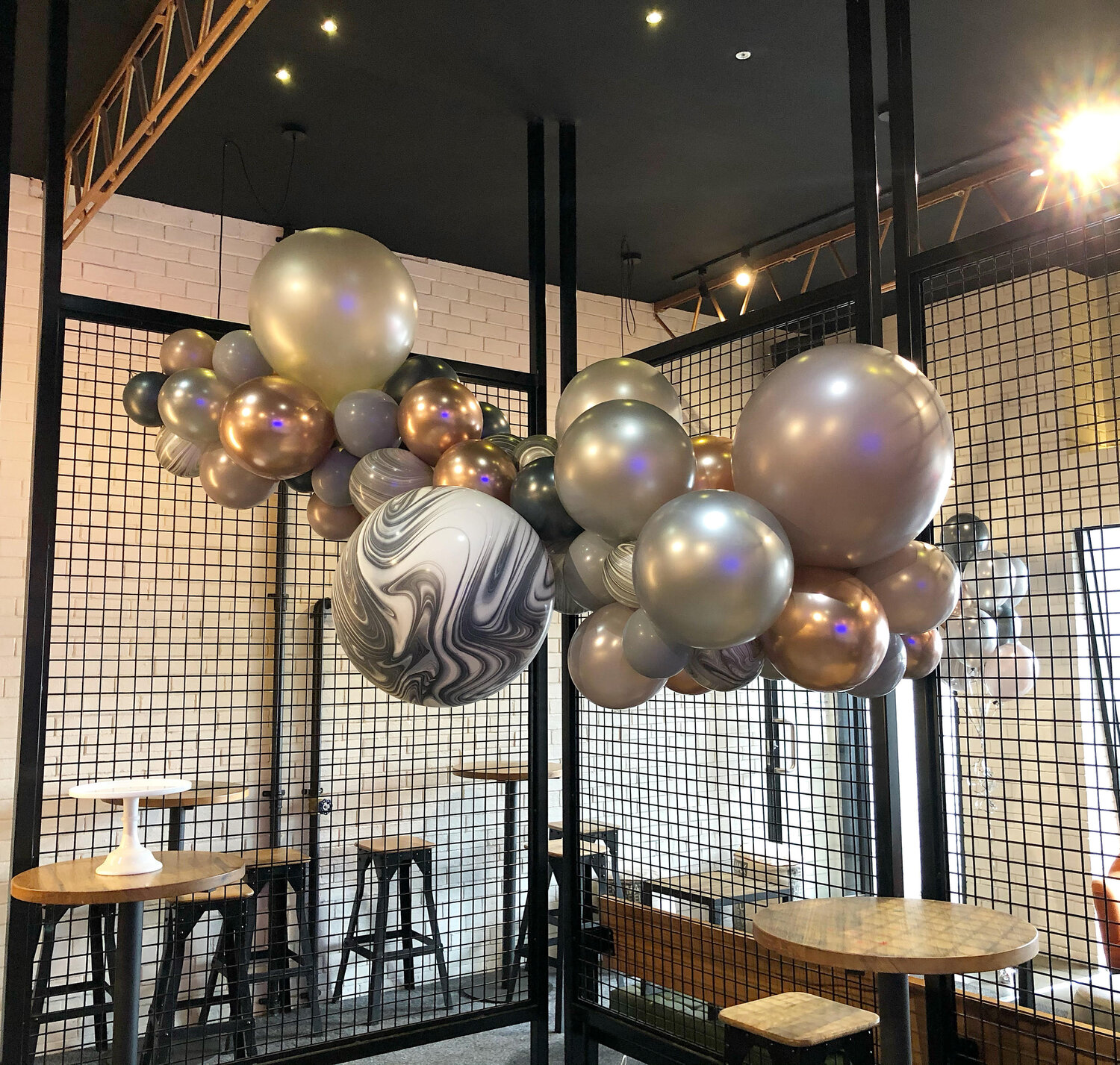 The Chrome Balloons Revolution: Wholesale Trends and Techniques