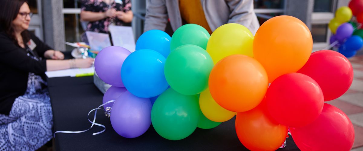 How to Create a Balloon Garland Like a Pro