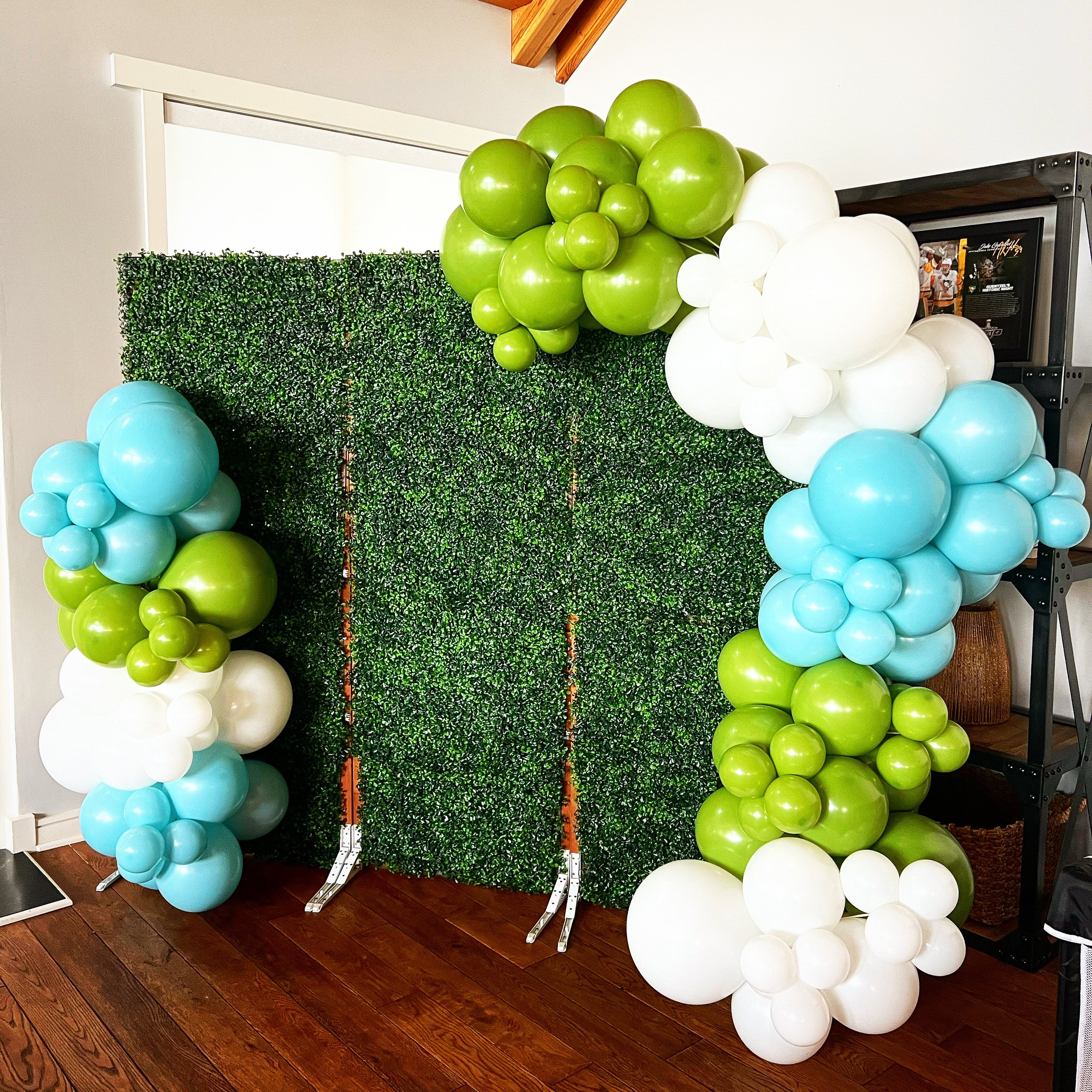 How to Create a Balloon Garland Like a Pro