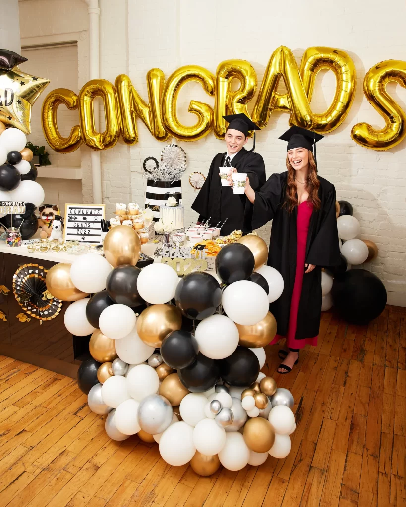 Graduation Balloons: Celebrate This Milestone in Style!