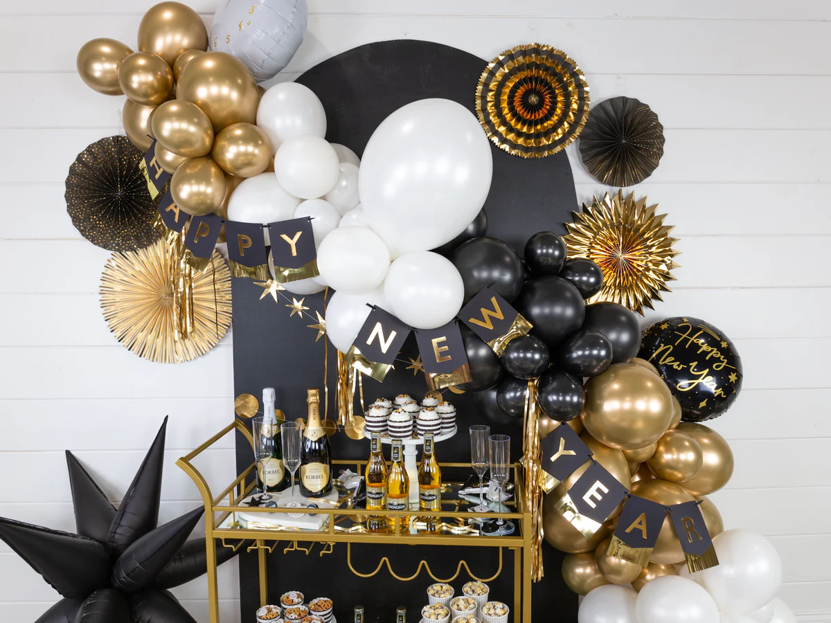 New Year’s Eve Theme Parties and Balloons: Matching Decor to the Occasion